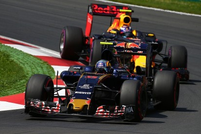 Toro Rosso F1 team more open since Verstappen left - Sainz