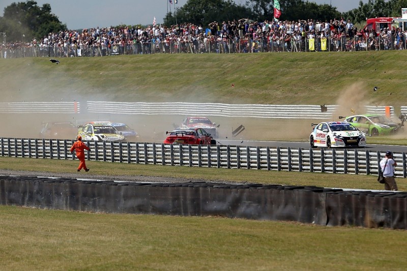 BTCC adds race ban provision to rules after Snetterton crashes