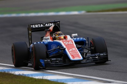 Manor's Wehrlein waiting on Mercedes talks on 2017 F1 drive