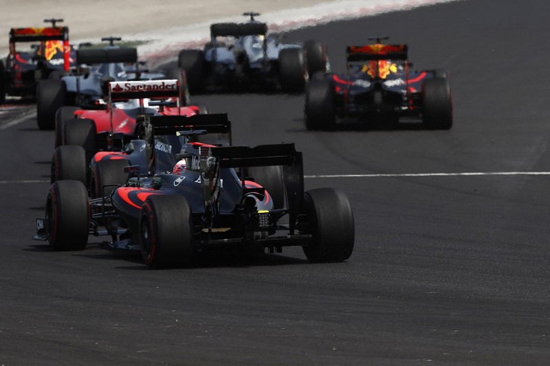 F1 team bosses want rethink on 'joke' rules