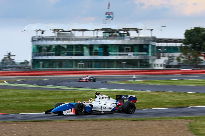 Silverstone Formula V8 3.5: Vaxiviere takes Saturday pole
