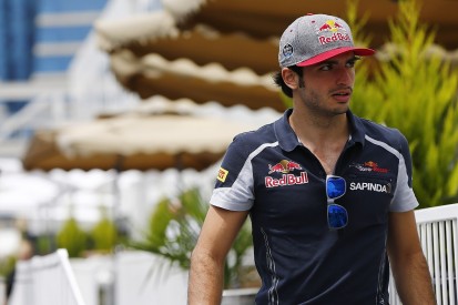 Carlos Sainz Jr gets 2017 F1 deal with Toro Rosso