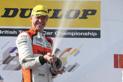 Oulton Park BTCC: Matt Neal wins race three for Honda