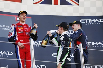Abu Dhabi GP3: Patric Niederhauser dominates season finale