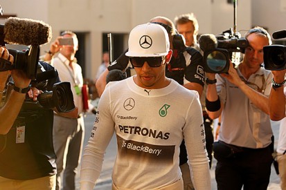 Abu Dhabi GP: Hamilton unfazed by Rosberg mind games