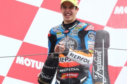 Alex Marquez stretches Moto3 lead after dramatic last lap in Japan