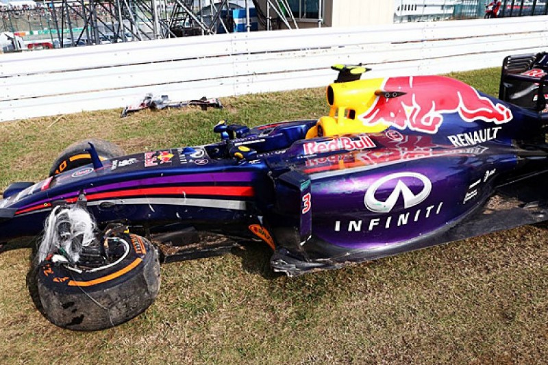 Japanese GP: Daniel Ricciardo takes blame for F1 practice crash