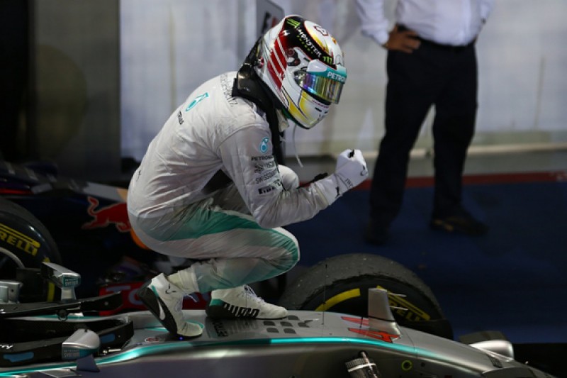 Singapore GP: Hamilton takes F1 points lead as Rosberg retires
