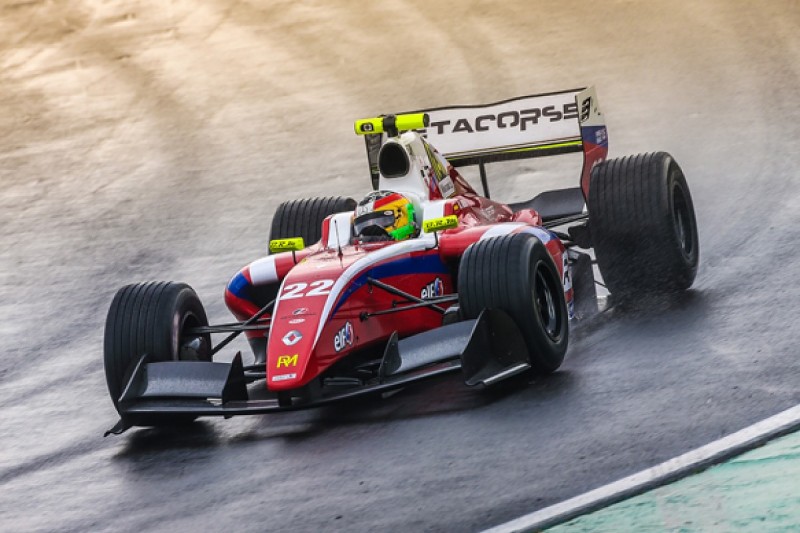 Hungaroring FR3.5: Roberto Merhi dominates wet race one