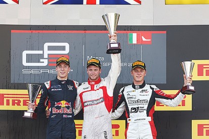 Monza GP3: Dean Stoneman wins race two after epic duel with Lynn