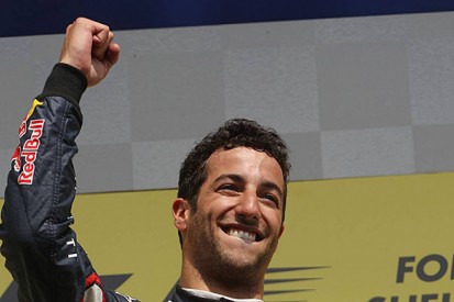 Alonso doubts Ricciardo can challenge Mercedes in F1 title fight