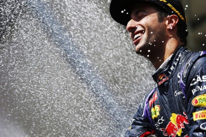 Belgian GP: Ricciardo wins as Mercedes' Hamilton/Rosberg collide