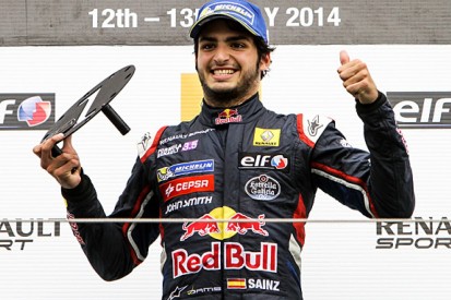 Daniel Ricciardo: Carlos Sainz Jr would benefit from early F1 debut