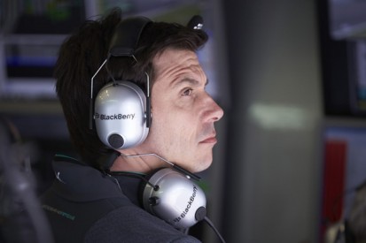 Mercedes' Wolff argued with Ecclestone over F1 social media