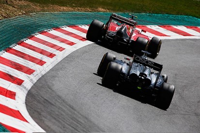Ecclestone wants bigger F1 teams to run third cars