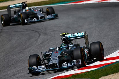 'Alarm bells' ringing at Mercedes F1 team, says Lauda