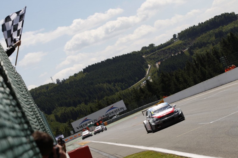 Spa WTCC: Yvan Muller takes comfortable win in race one
