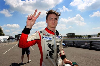 Snetterton British F3: Sam MacLeod leads qualifying for Fortec