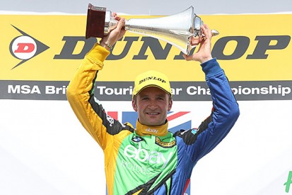 Oulton Park BTCC: Colin Turkington leads BMW 1-2 in race one
