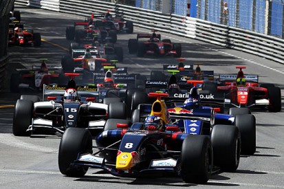 Formula Renault 3.5's three-way title thriller