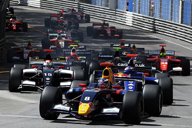 Formula Renault 3.5's three-way title thriller
