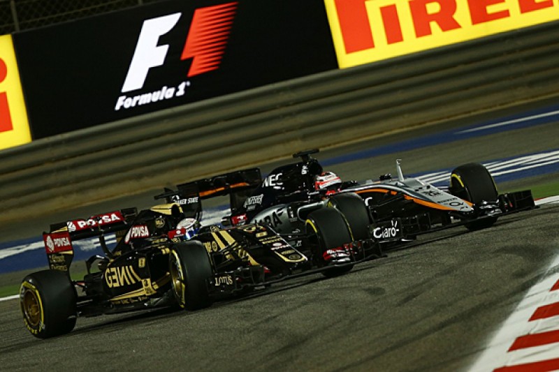 Sakhir, bahrain трасса. Формула 1 гран при бахрейна. Макларен ф1 2022. Номера гонщиков ф1. Россия 2 формула 1.