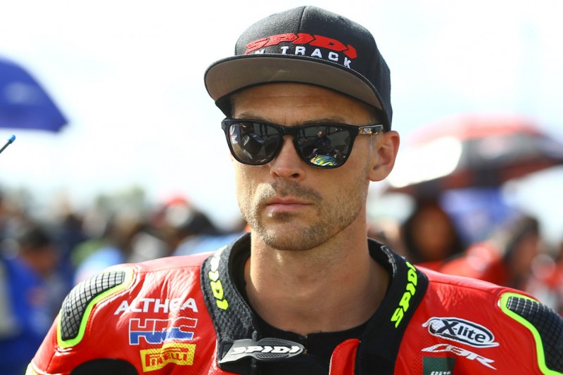 Überraschung: Leon Camier gibt Rücktritt bekannt und wechselt zu HRC