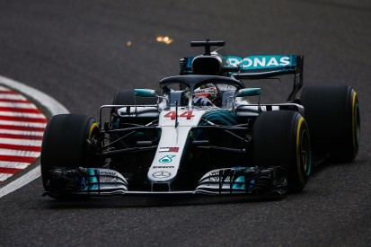 Hamilton sends a message to Vettel