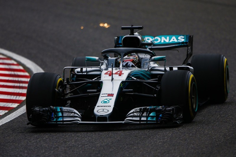 Hamilton sends a message to Vettel