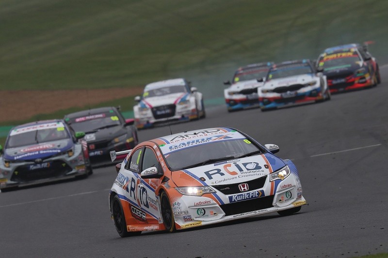 Older BTCC Honda Civic competitive for three more years – Hollamby