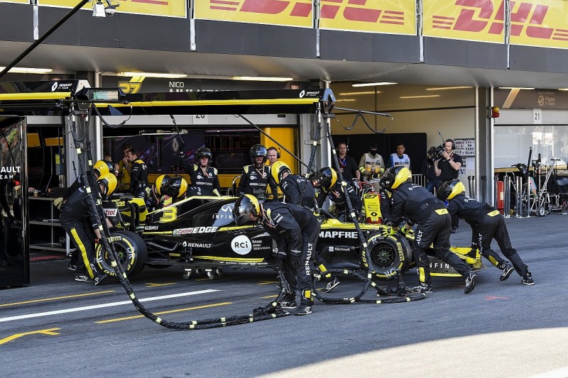 Ricciardo gets Spanish GP grid penalty for reversing into Kvyat