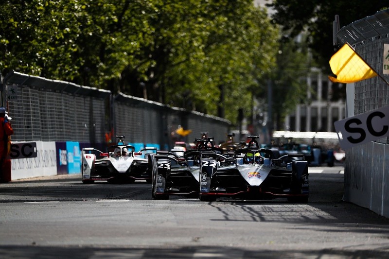 Nissan "terribly frustrated" by Buemi/Rowland's Paris FE problems