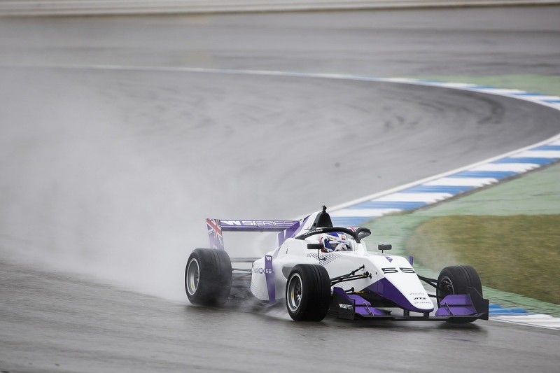 W Series Hockenheim: Chadwick completes practice clean sweep in FP2