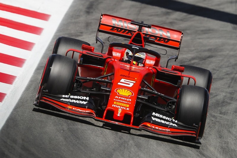 Vettel: Ferrari's F1 practice deficit to Mercedes "a fair picture"