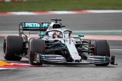 Hamilton still looking for answers to deficit on one-lap F1 pace