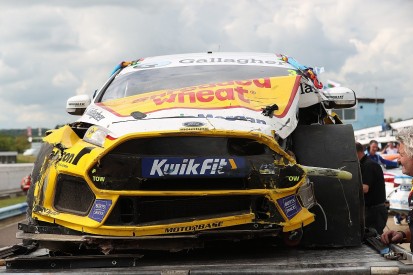 BTCC Thruxton: Ex-F1 driver Blundell explains qualifying crash