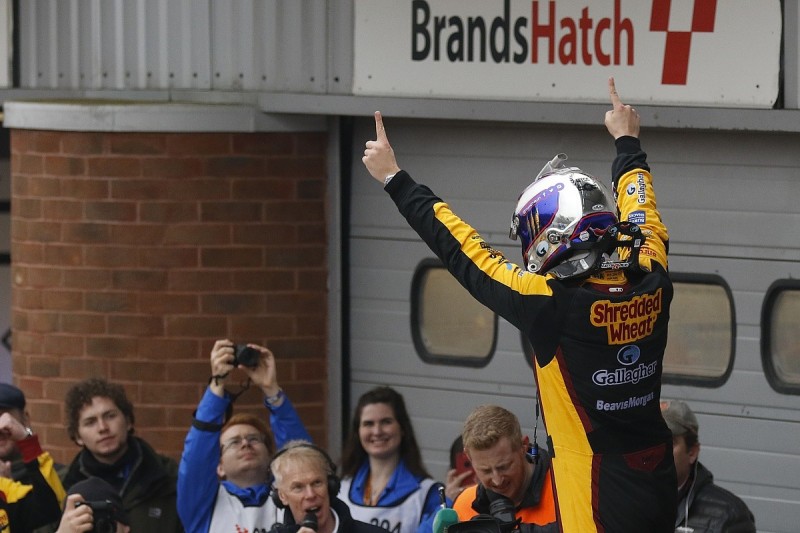 Tom Chilton overhauls rivals to win Race 3 of BTCC Brands Hatch opener