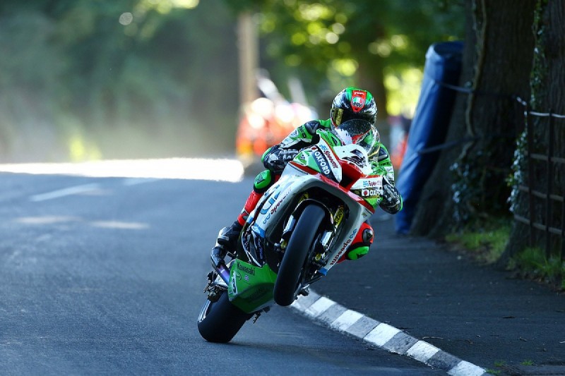 James Hillier sticks with Bournemouth Kawasaki for Isle of Man TT