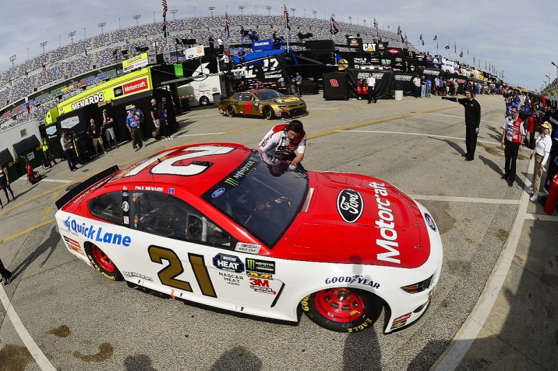 NASCAR Daytona 500: Paul Menard and Kyle Busch lead Friday practice