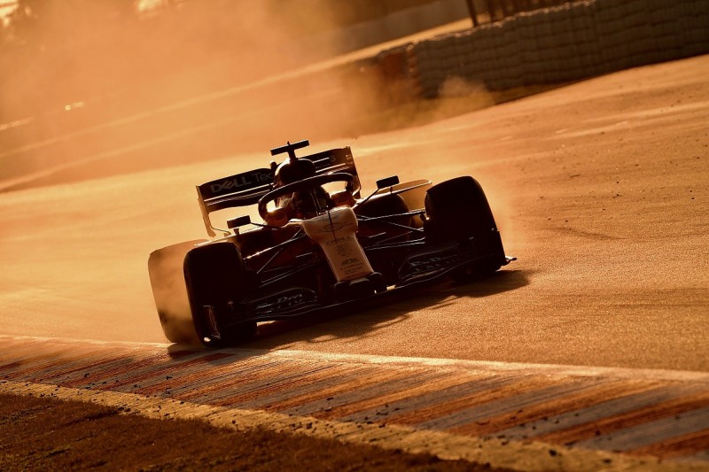 Pirelli: Track surface behind surprising F1 testing lap time gains