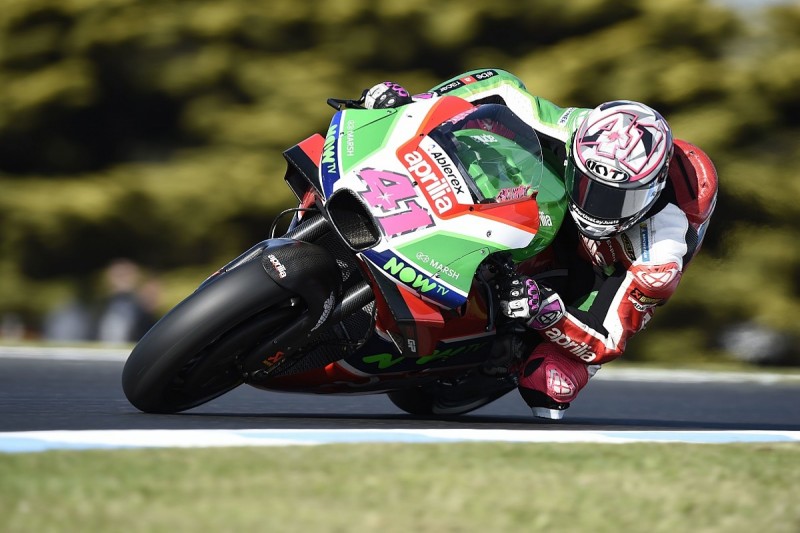 Espargaro struck on injured hand by Zarco-crash debris in Australia