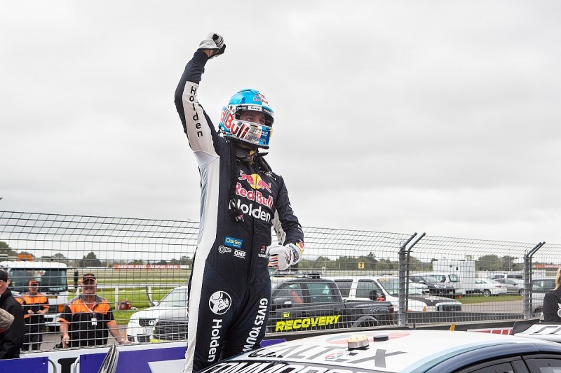 Pukekohe Supercars: Van Gisbergen beats McLaughlin despite penalty