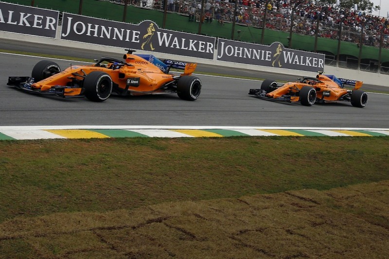 McLaren F1 drivers Alonso and Vandoorne given licence penalty points