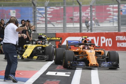 Renault releases Carlos Sainz Jr for early McLaren F1 test
