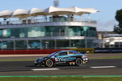 Silverstone BTCC: Hard's Bushell, Ciceley's Oliphant top practice