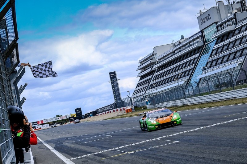 Blancpain Sprint Cup: Lamborghini win sets up three-way decider