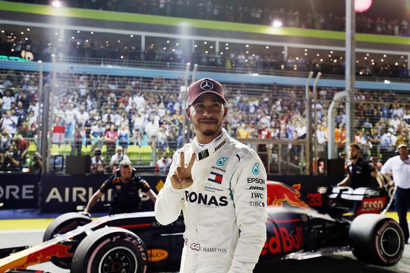 Singapore GP: Hamilton takes pole ahead of Verstappen and Vettel