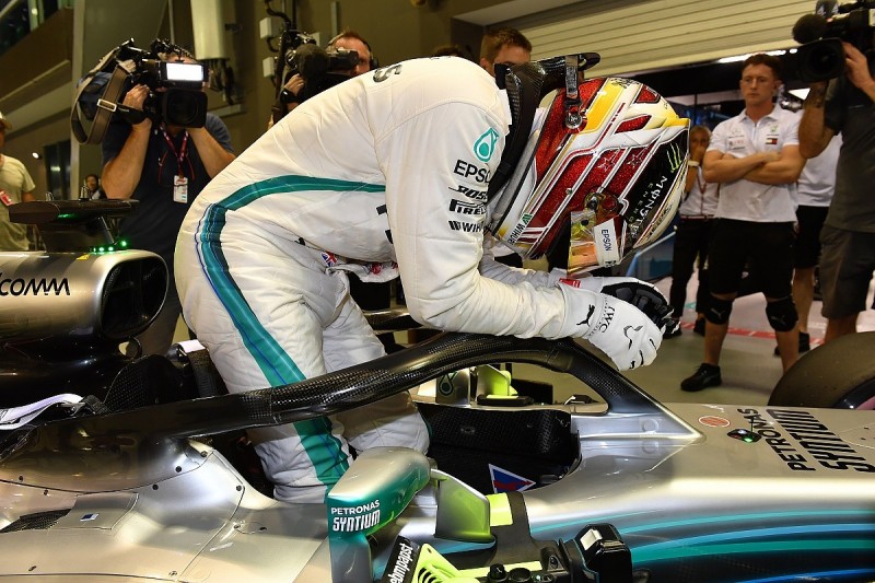 Mercedes driver Hamilton calls Singapore F1 qualifying lap 'magic'