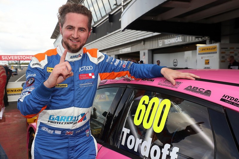 Silverstone BTCC: Motorbase Ford's Tordoff takes first 2018 pole