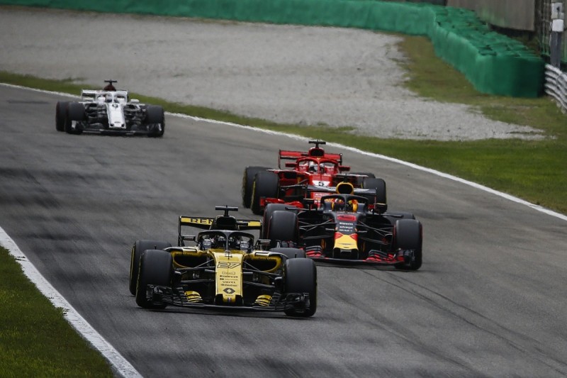 Idea of Renault beating F1's top three teams in 2019 is 'ludicrous'